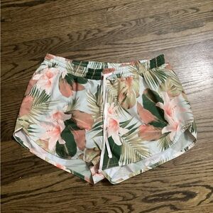 Women’s medium old navy active floral shorts